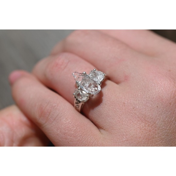 Elegant Marquise Cut Engagement Ring with Side Accents - Picture 3 of 10